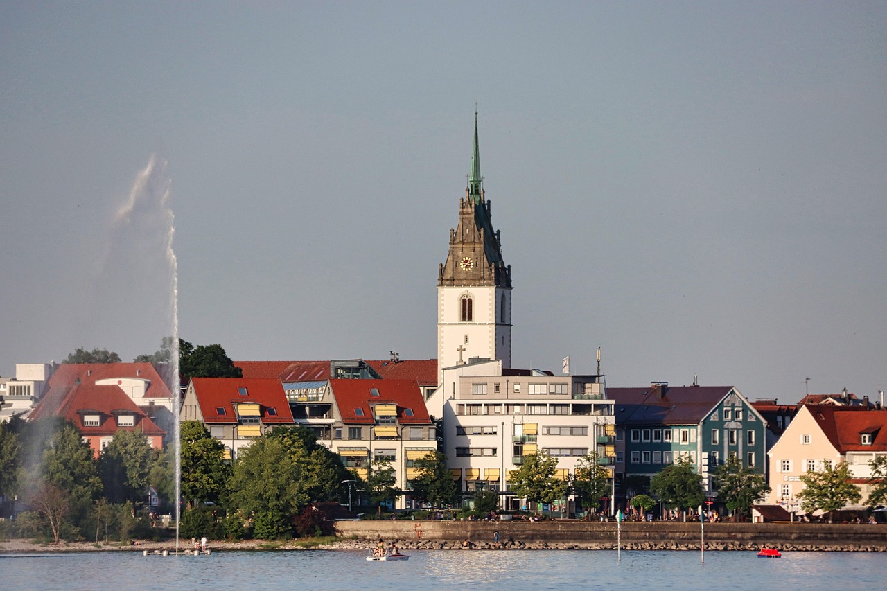 friedrichshafen-7264609_1280 friedrichshafen-7264609_1280